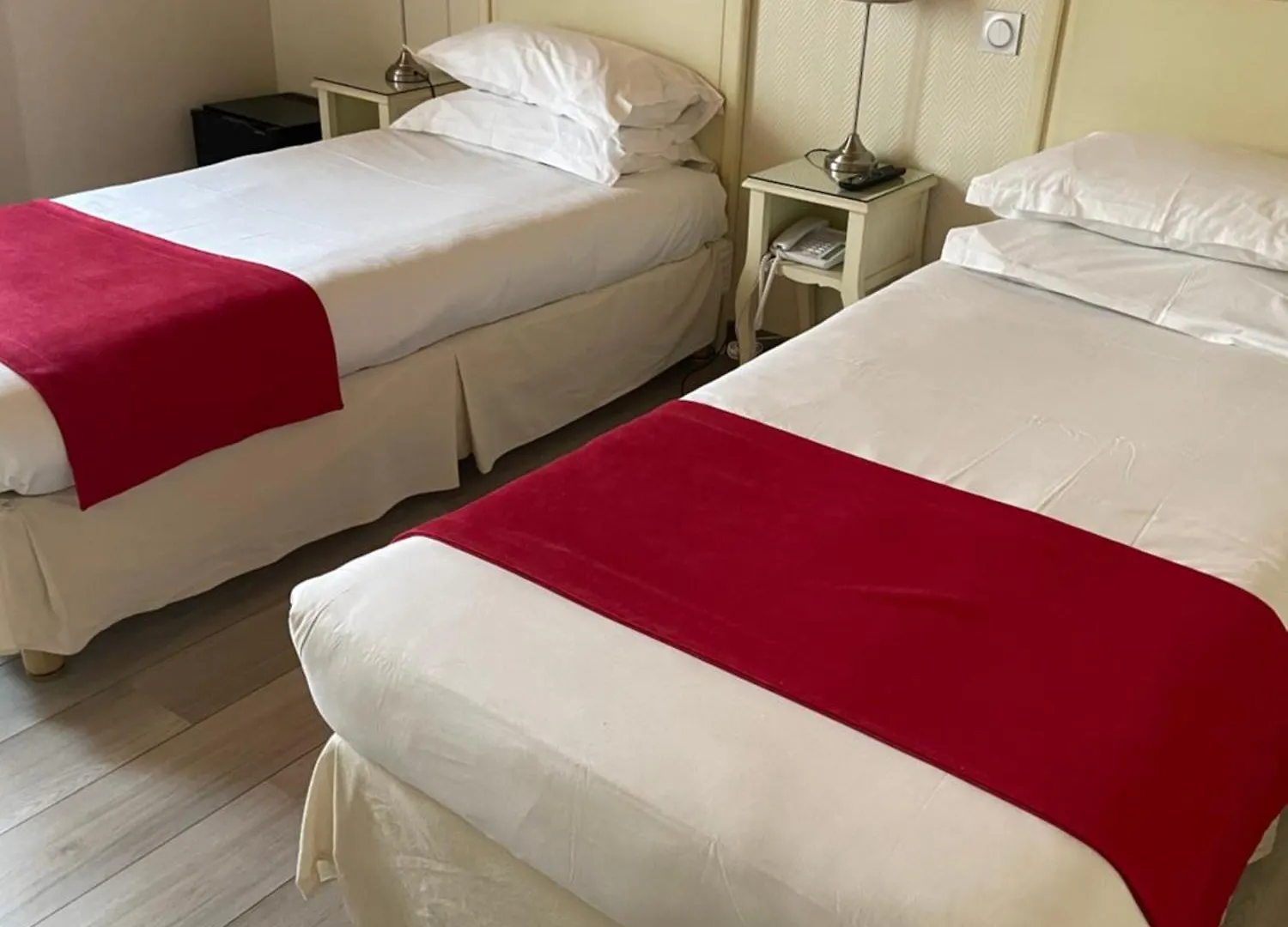 Hotel Le Medieval Palais Des Papes Avignon