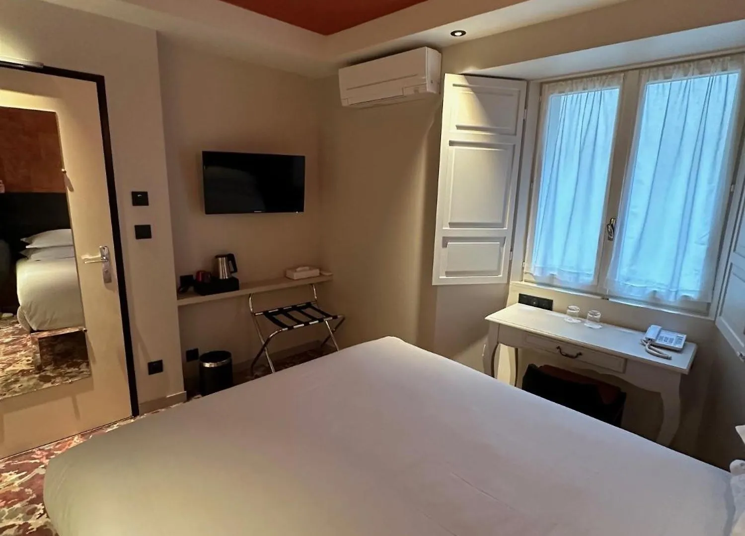 Hotel Le Medieval Palais Des Papes Avignon